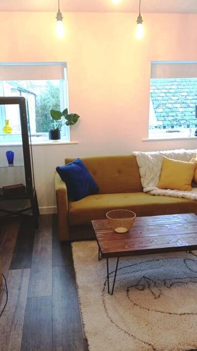 Juliet Beautiful 1 Bedroom, Central, Modern Space. 达灵顿 外观 照片